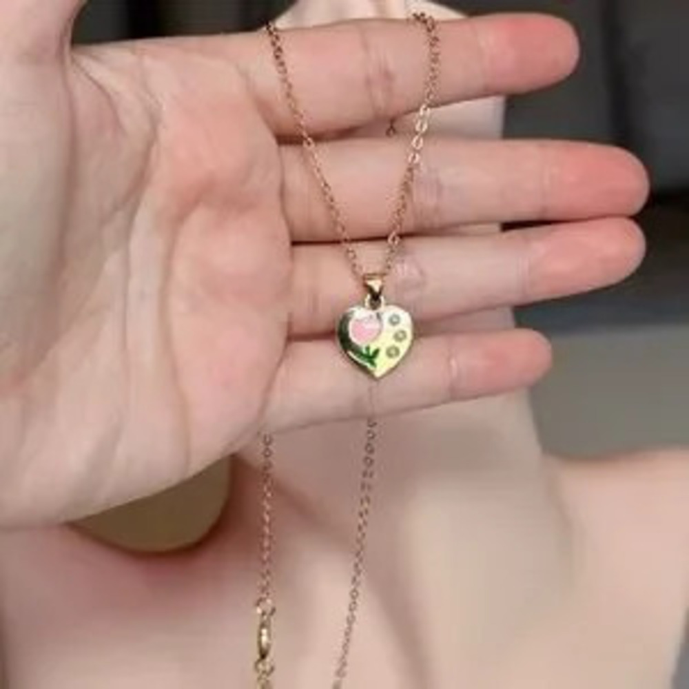 ?? Gold Heart Pendant Necklace with Pink Flower